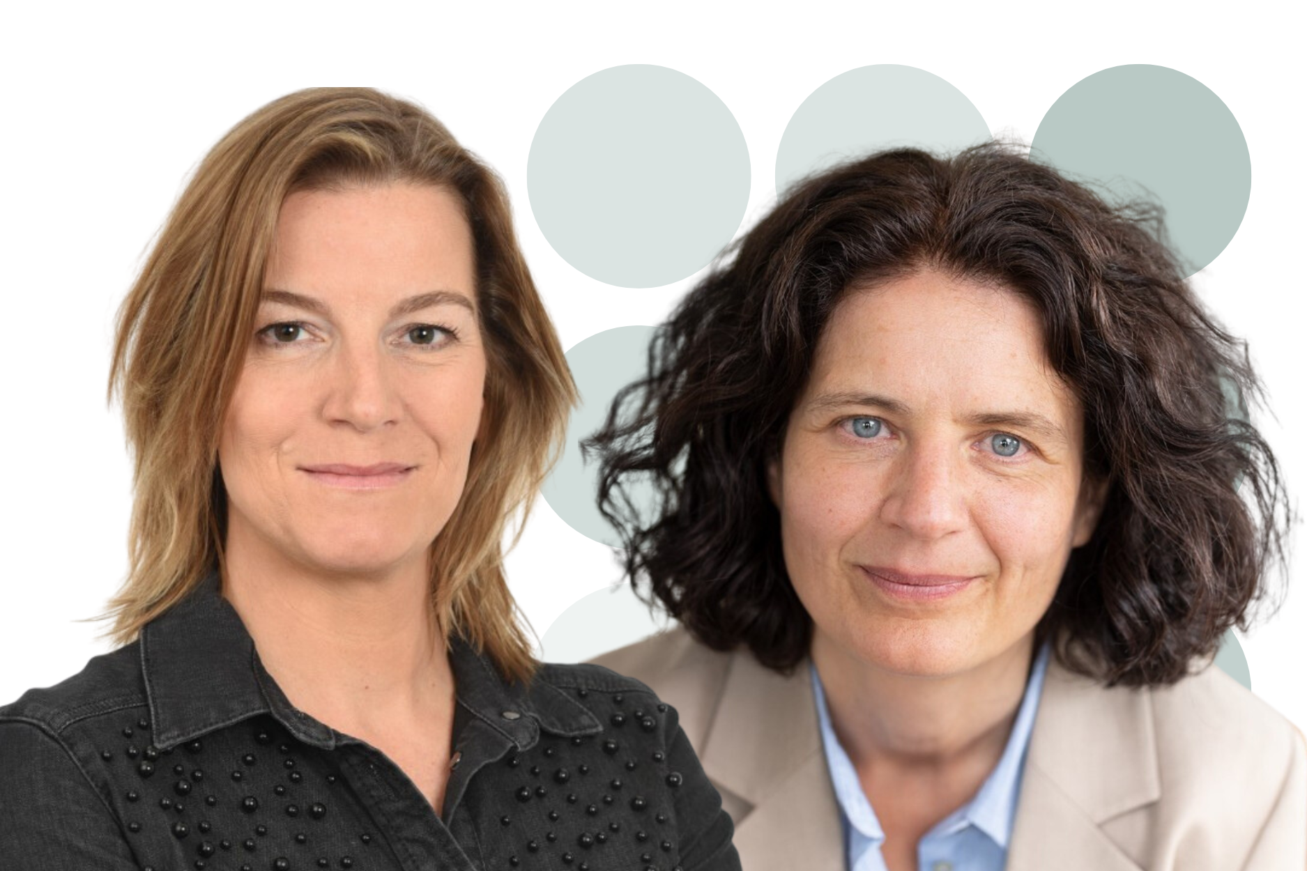 Twee vrouwen poseren voor een witte achtergrond met grijsgroene cirkels, als onderdeel van de homepage-beelden.