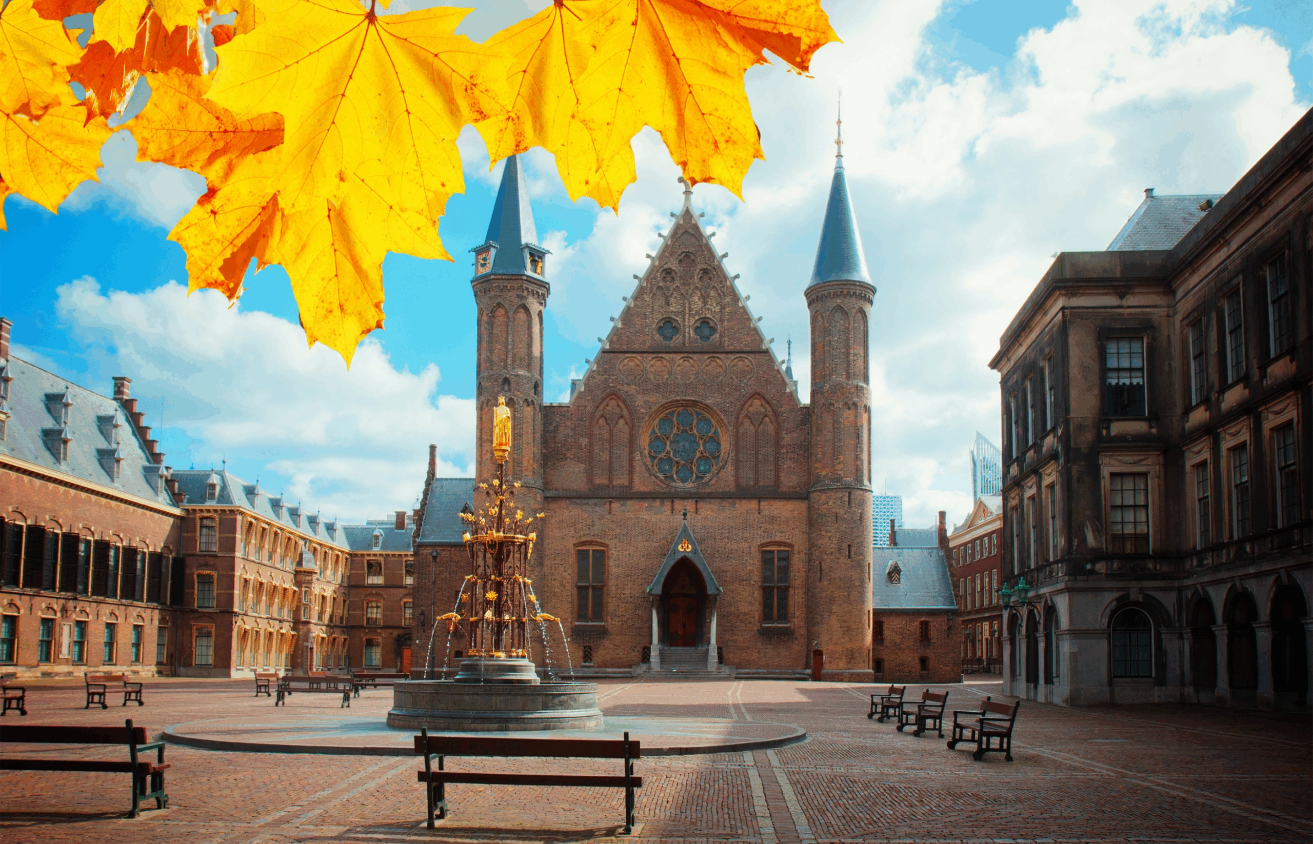 Foto van de tweede kamer waar de politiek zich bevindt en de formatie zich afspeelt